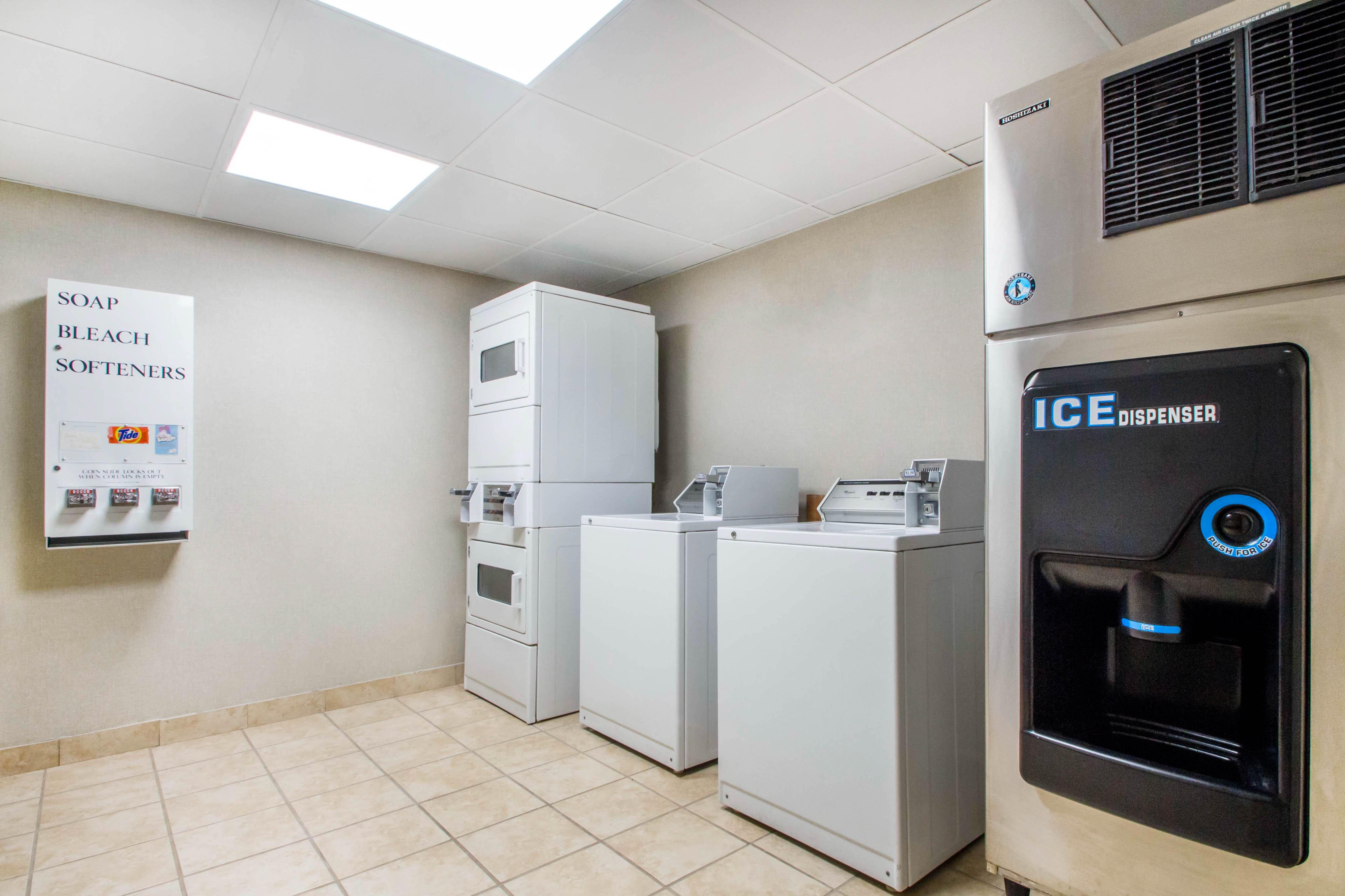 Holiday Inn Express & Suites - Albany Airport - Wolf Road By Ihg Ngoại thất bức ảnh