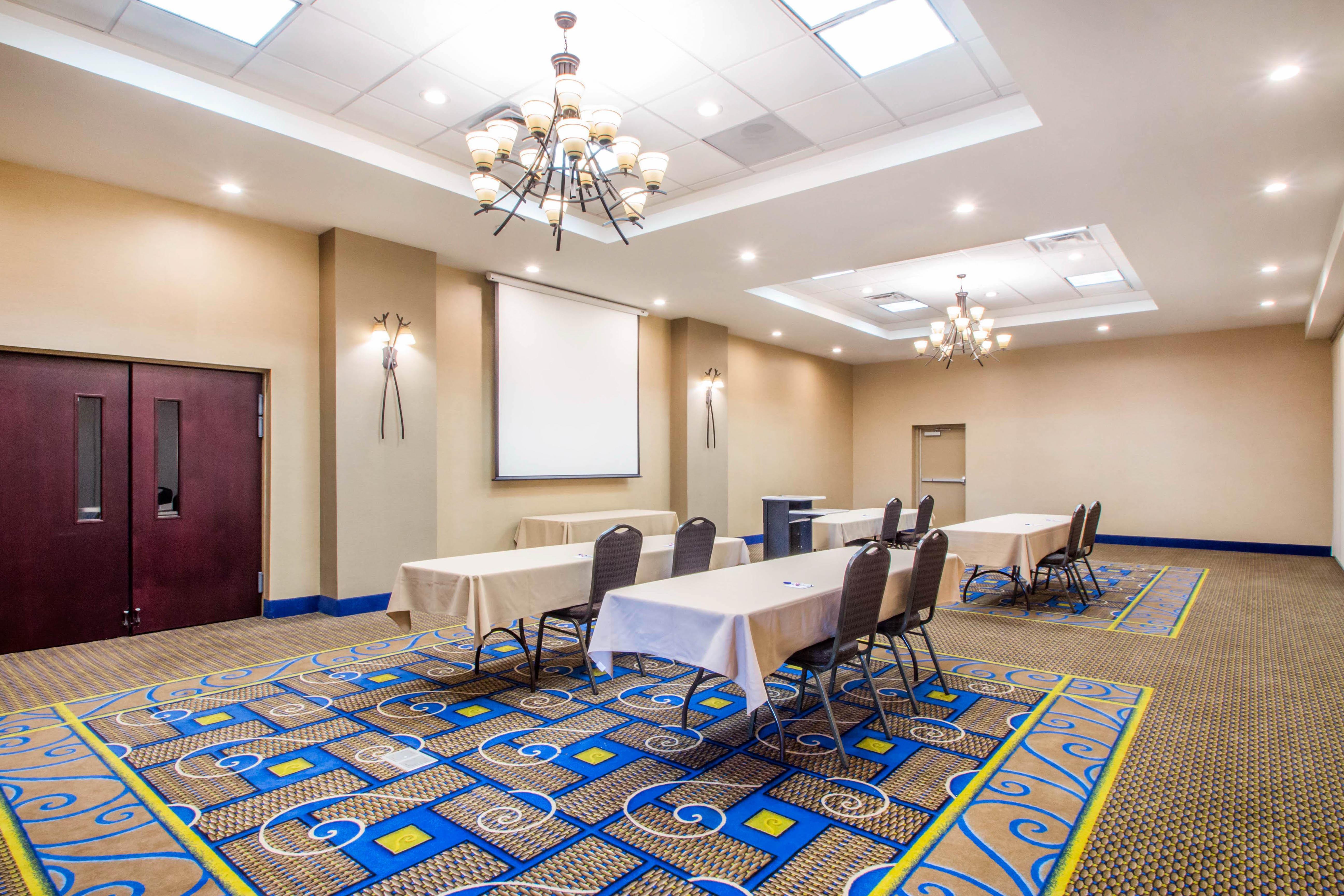 Holiday Inn Express & Suites - Albany Airport - Wolf Road By Ihg Ngoại thất bức ảnh