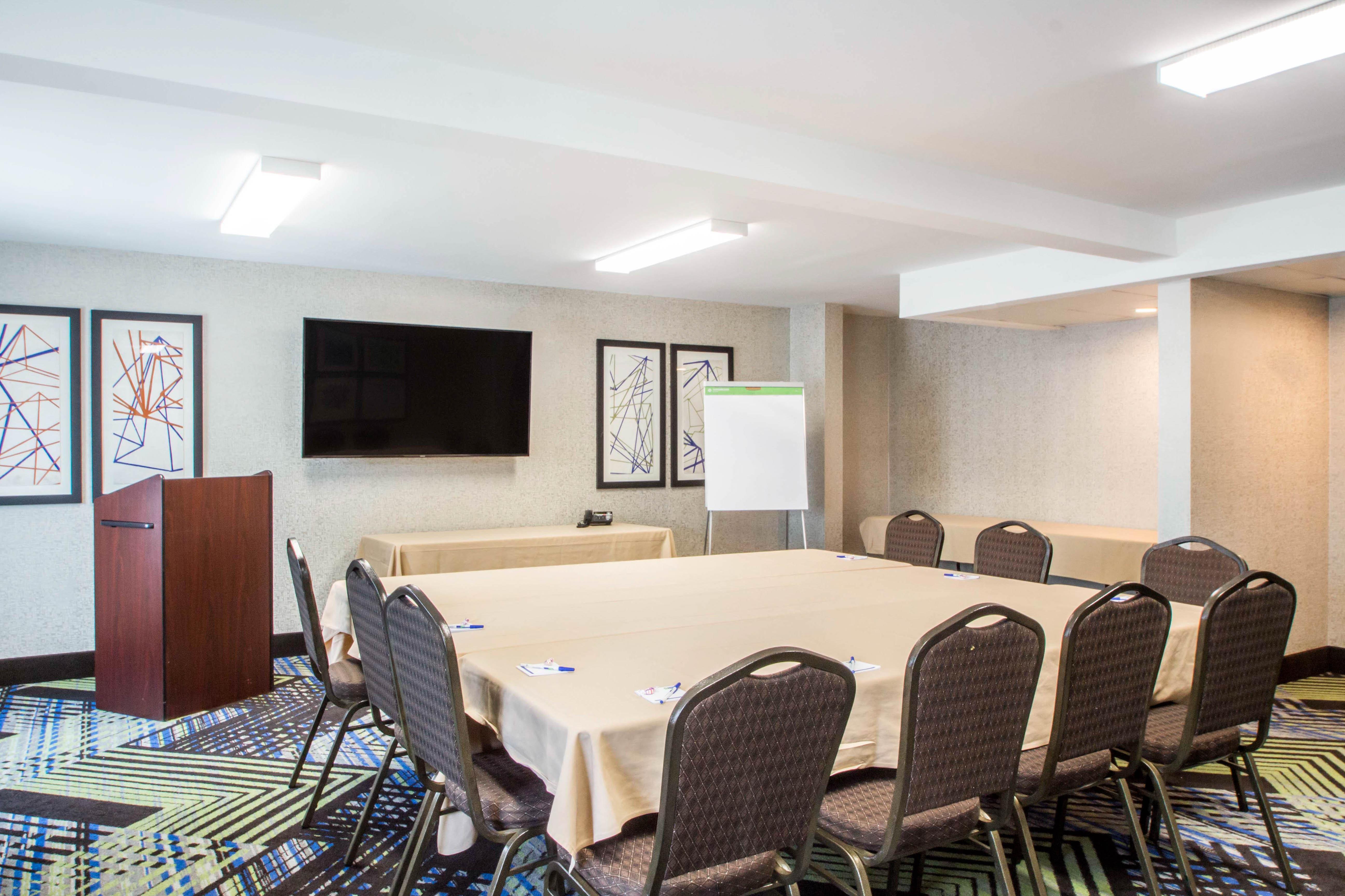 Holiday Inn Express & Suites - Albany Airport - Wolf Road By Ihg Ngoại thất bức ảnh
