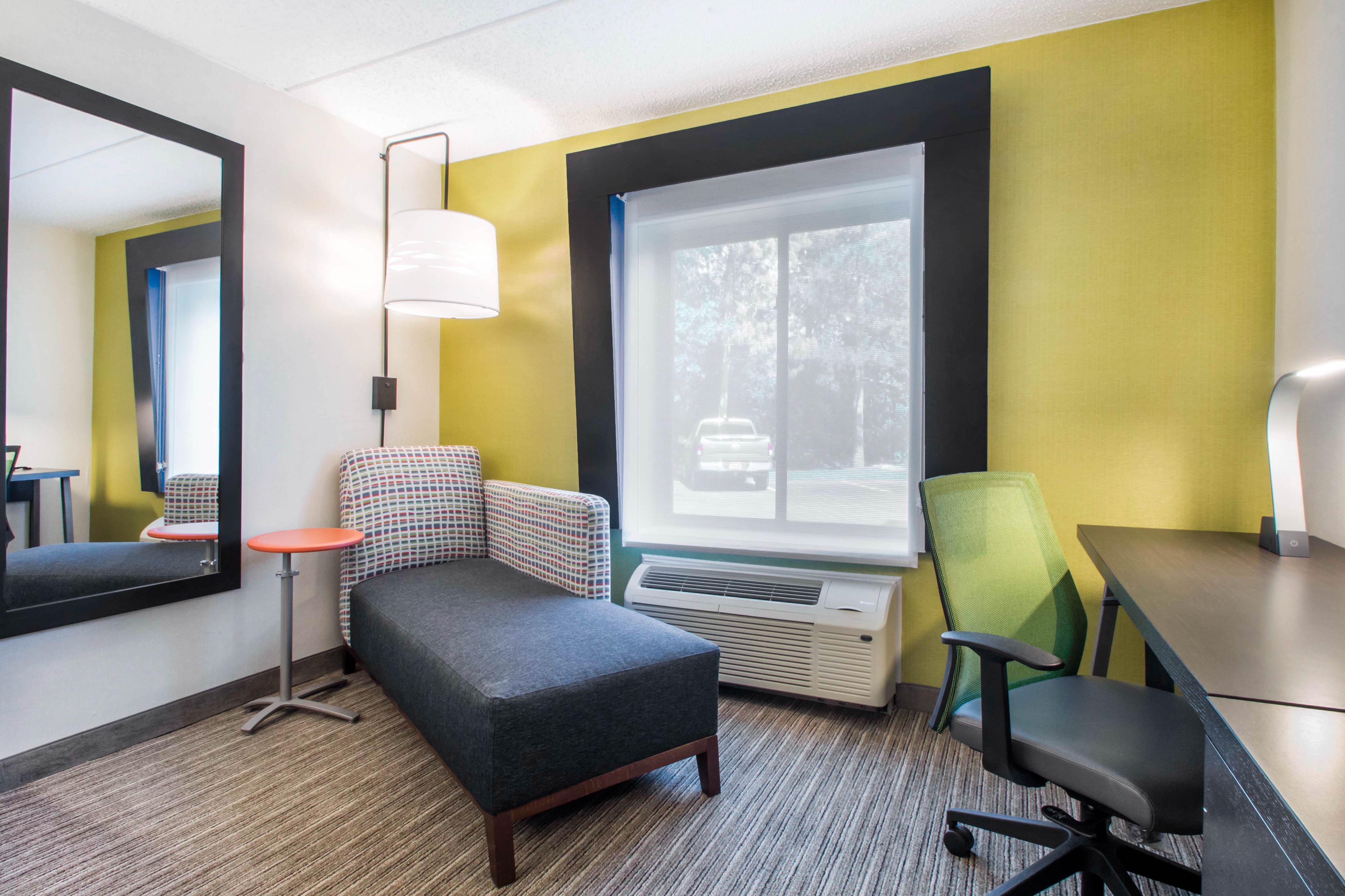 Holiday Inn Express & Suites - Albany Airport - Wolf Road By Ihg Ngoại thất bức ảnh