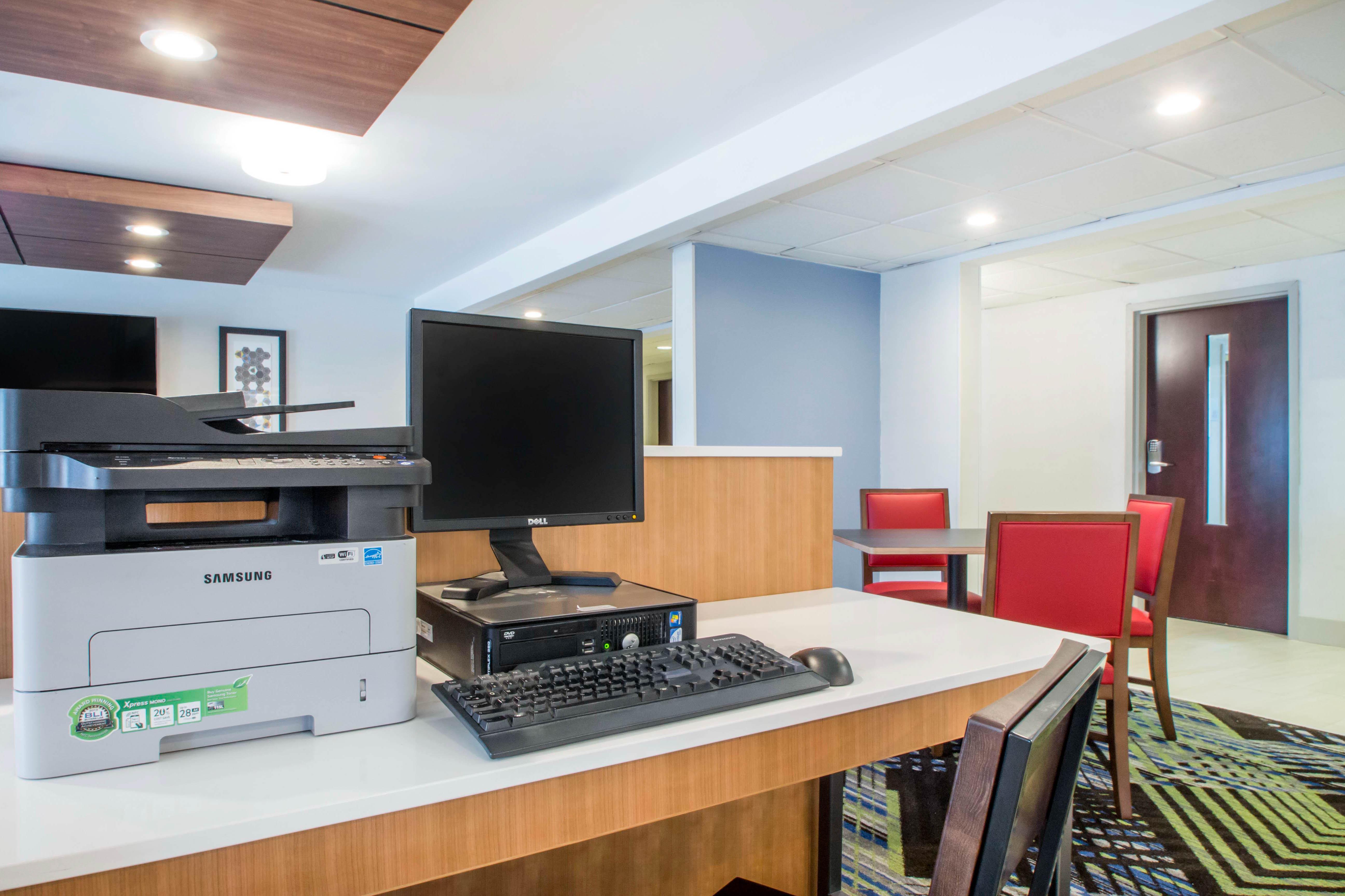 Holiday Inn Express & Suites - Albany Airport - Wolf Road By Ihg Ngoại thất bức ảnh