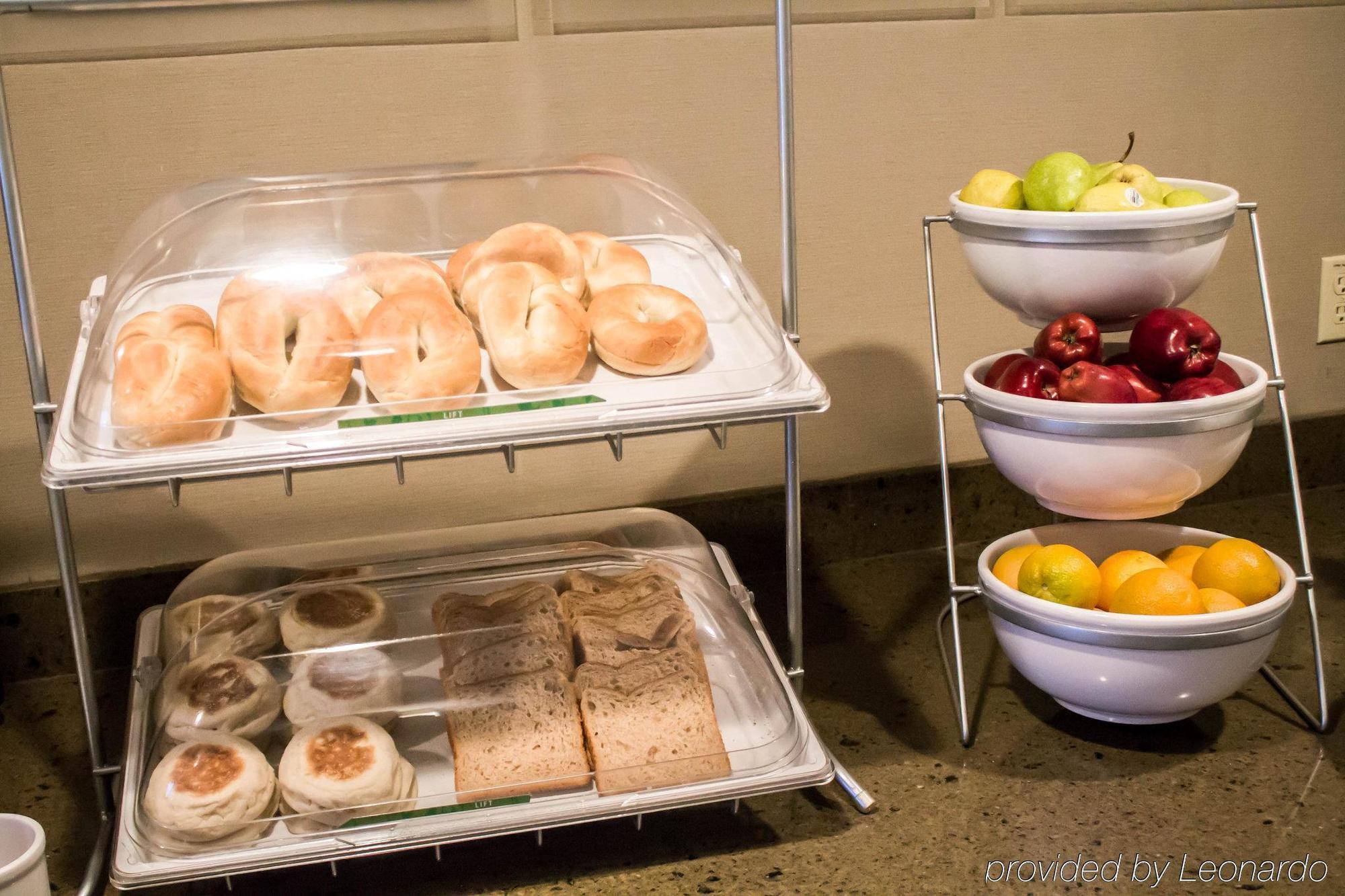 Holiday Inn Express & Suites - Albany Airport - Wolf Road By Ihg Ngoại thất bức ảnh